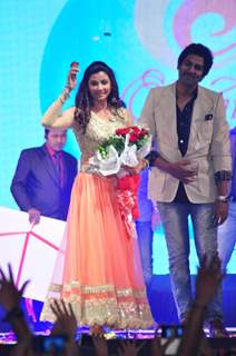 Daisy Shah Performs at Country Club