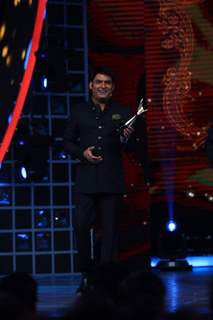Kapil Sharma at Guild Awards 2015 - Performances