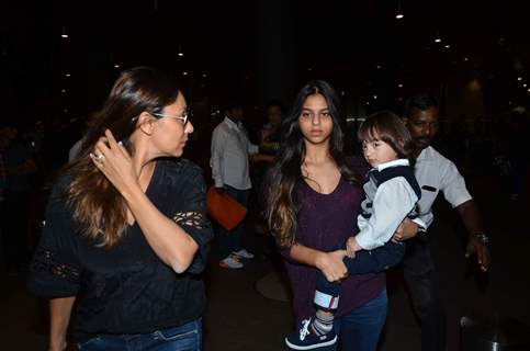 Gauri, Suhana and AbRam Khan Snapped at Airport