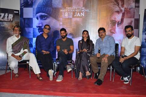 Big B, Vidhu V Chopra, Farhan, Aditi Rao and Bejoy Nambiar at Press Meet of 'Wazir'