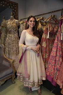 Aditi Rao Hydari Promotes Wazir