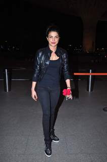 International Sensation Priyanka Chopra Snapped at Airport