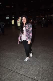 Tulsi Kumar Snapped at Airport