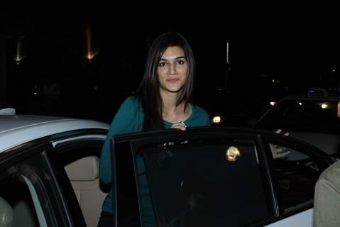 Kriti Sanon Snapped at Airport