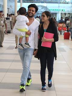 Cute Couple Riteish and Genelia with their Son Riaan Snapped at Airport