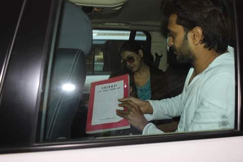 Riteish Deshmukh Read on 'Shivaji Book' for his next film - Snapped at Airport