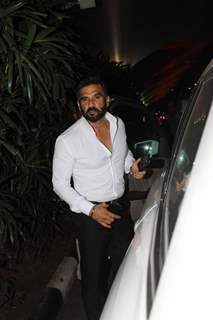 Suniel Shetty Snapped at Airport