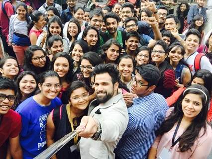 Rithvik Dhanjani Clicks Selfie with Students of Narsee Monjee at 'He for She' Event