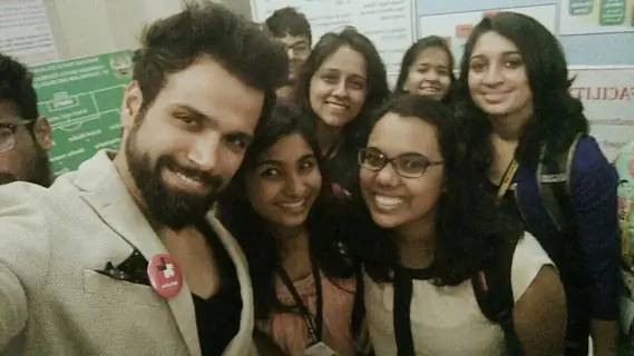 Rithvik Dhanjani Clicks Selfie with Students of Narsee Monjee at 'He for She' Event