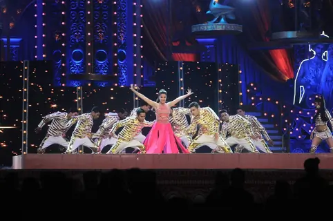 Shraddha Kapoor Rehearsing for Screen Awards