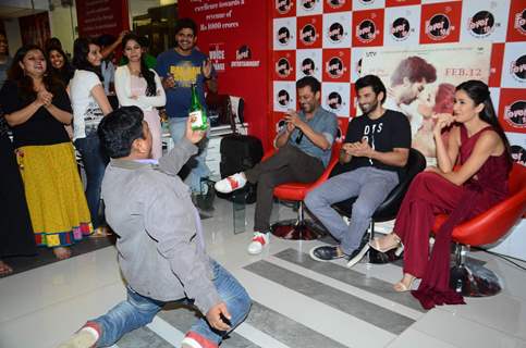 Fan performs for Kat and Adi at the Promotions of Fitoor on Fever FM