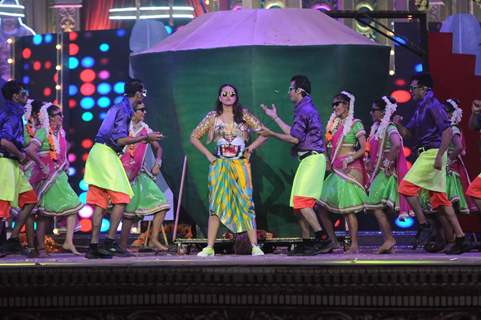 Sonakshi Sinha's performance at the 22nd Annual Star Screen Awards