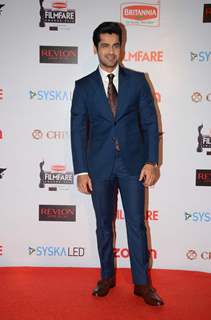 Arjan Bajwa at Filmfare Awards - Red Carpet