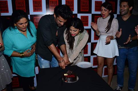 Mohit Malik Cuts Cake at Birthday Bash