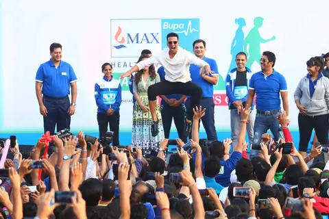 Akshay Kumar and Nimrat Kaur flagged off 'Walk for Health'