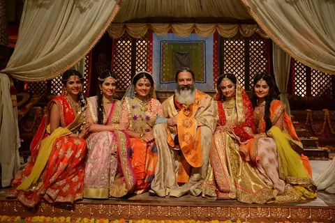 Madirakshi Gets 20 Lengha's Before The Final One For Swayamvar in Siya Ke Ram