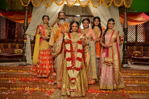 Madirakshi Gets 20 Lengha's Before The Final One For Swayamvar for Siya Ke Ram