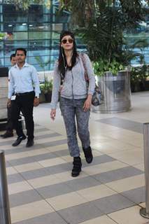 Shruti Haasan Snapped at Airport