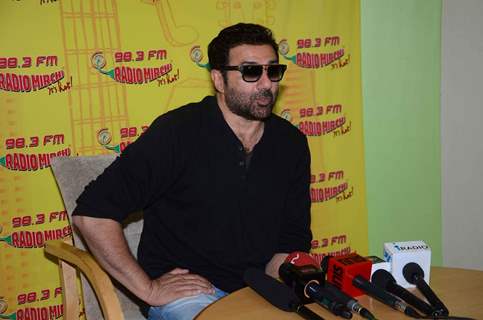 Sunny Deol Goes Live on Radio Mirchi for Promotions of Ghayal Once Again