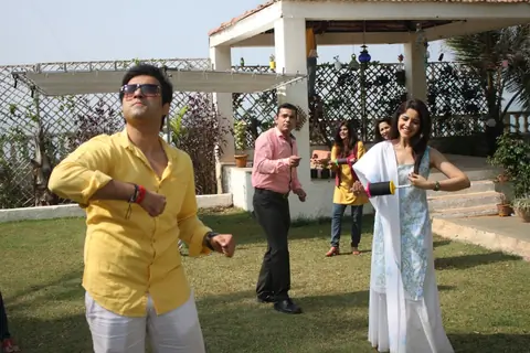 'Bhaage Re Mann' Team Celebrate Sankranti on Sets