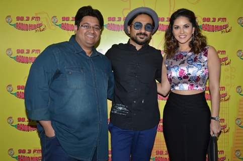 Vir Das and Sunnly leone at Radio Mirchi for Promotions of Mastizaade