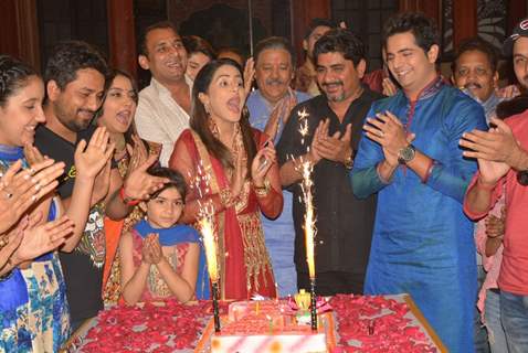 Yeh Rishta Kya Kehlata Hai Team Cut the Cake for Celebration of 7 Years of Journey