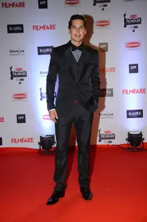 Dino Morea at Filmfare Awards 2016