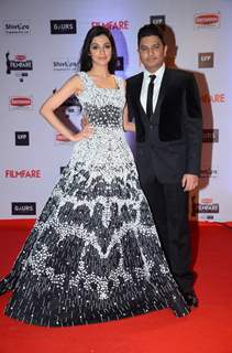 Bhushan Kumar and Divya Khosla at Filmfare Awards 2016