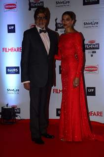 Amitabh Bachchan and Deepika Padukone at  Filmfare Awards 2016
