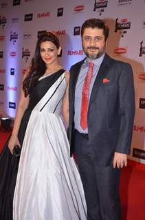 Sonali Bendre and Goldie Behl at Filmfare Awards 2016