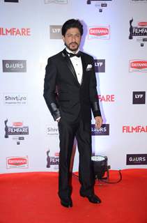 Shah Rukh Khan at Filmfare Awards 2016