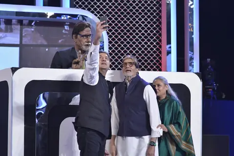 Amitabh Bachchan and Jaya Bachchan Clicks Selfie at NDTV Cleanathon