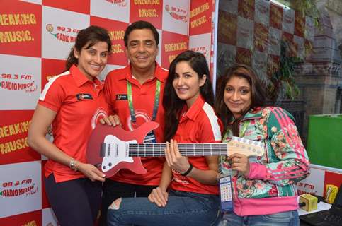 Katrina Kaif and Ronnie Screwvala at Mumbai Marathon