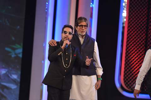 Amitabh Bachchan and Mika Singh at NDTV Cleanathon