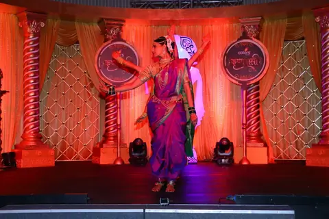 Chhavi Mittal as Tulsi Performs at Launch of Color's New Show 'Krishnadasi'