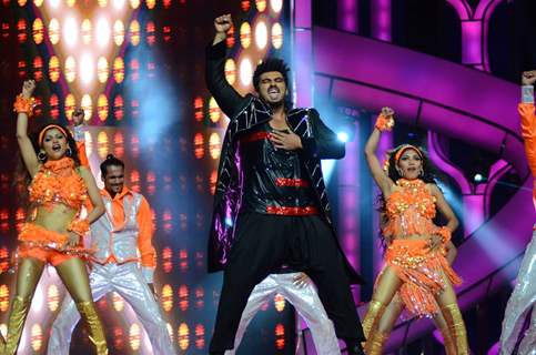 Arjun Kapoor Performs at Umang Police Show 2016