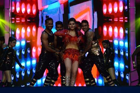 Urvashi Rautela Performs at Umang Police Show 2016