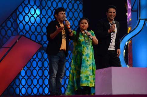 Bharti Singh and Krushna Abhishek at Umang Police Show 2016