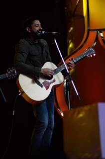 Farhan Akhtar performing at Umang Police Show 2016