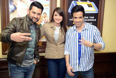 Tusshar Kapoor, Aftab Shivdasani and Gauahar Khan at Promotes Kyaa Kool Hai Hum 3 in Delhi