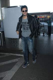 Sidharth Malhotra snapped at Airport