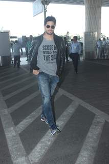 Sidharth Malhotra snapped at Airport