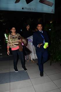 Sonam Kapoor Snapped at Airport