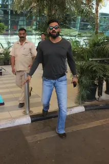 Suniel Shetty Snapped at Airport