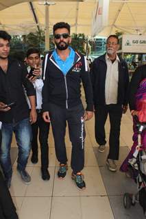 Jay Bhanushali Snapped at Airport