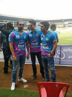 Sunny Singh, Sooraj Pancholi and Omkar Kapoor Snapped at CCL Match in Banglore