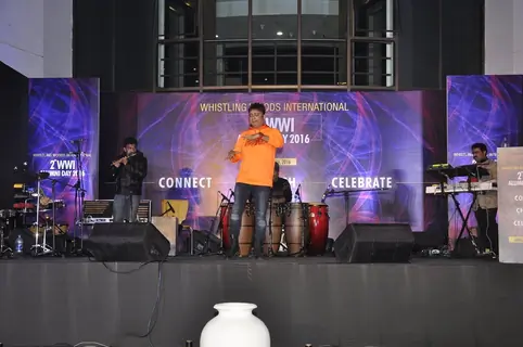 Sukhwinder Singh Performs at Subhash Ghai's 71st Birthday Celebration