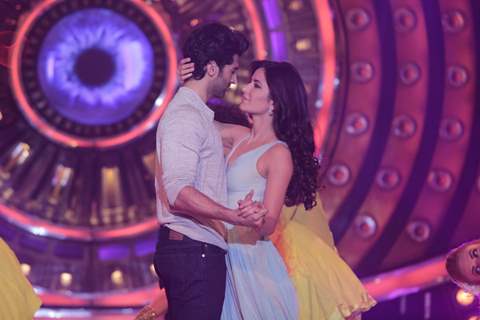 Aditya Roy Kapur and Katrina Kaif Promotes Fitoor on Bigg Boss - Double Trouble Grand Finale