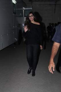 Sonam Kapoor Snapped at Mehboob Studio!