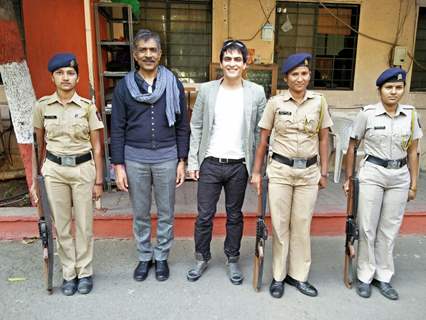 Prakash Jha and Manav Kaul Lauds the Efforts of Pune ATS Meets Female Cops